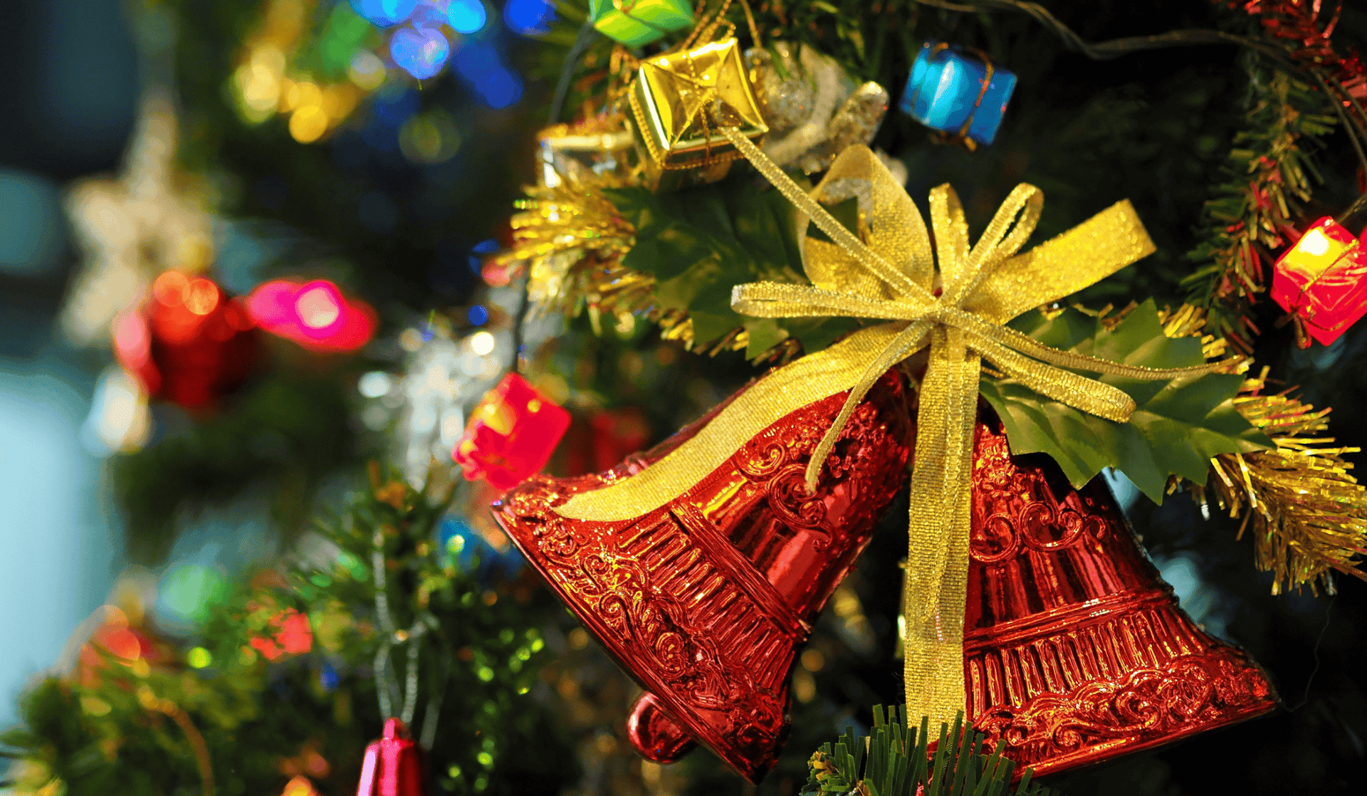How to Decorate Your Christmas Tree Like a Pro | A Step-by-Step Guide