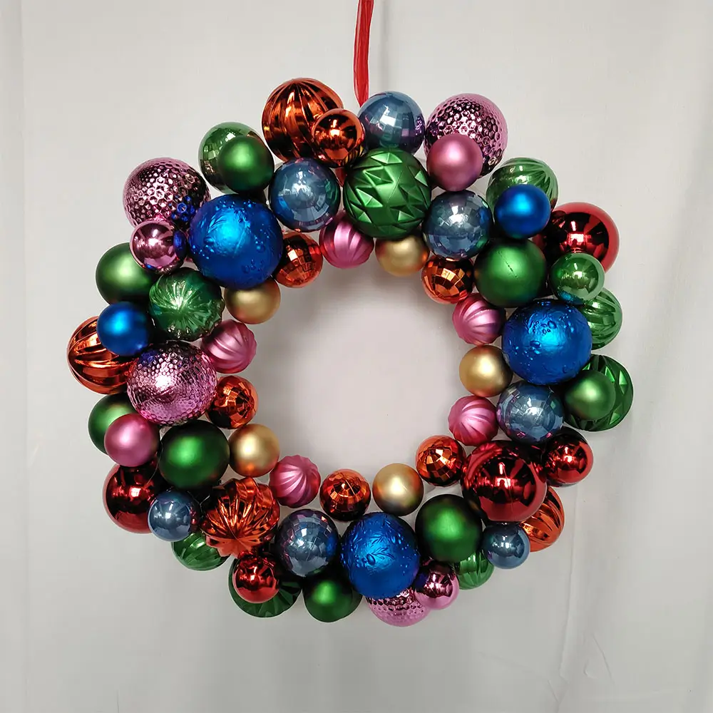 christmas ball ornament wreath