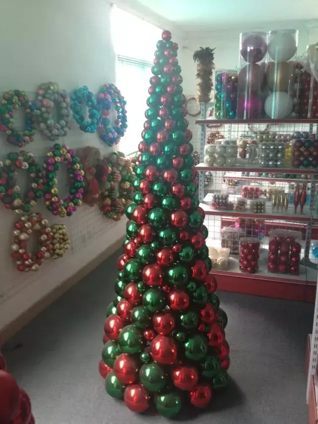 Indoor 180cm Large Artificial Xmas Tree Balls